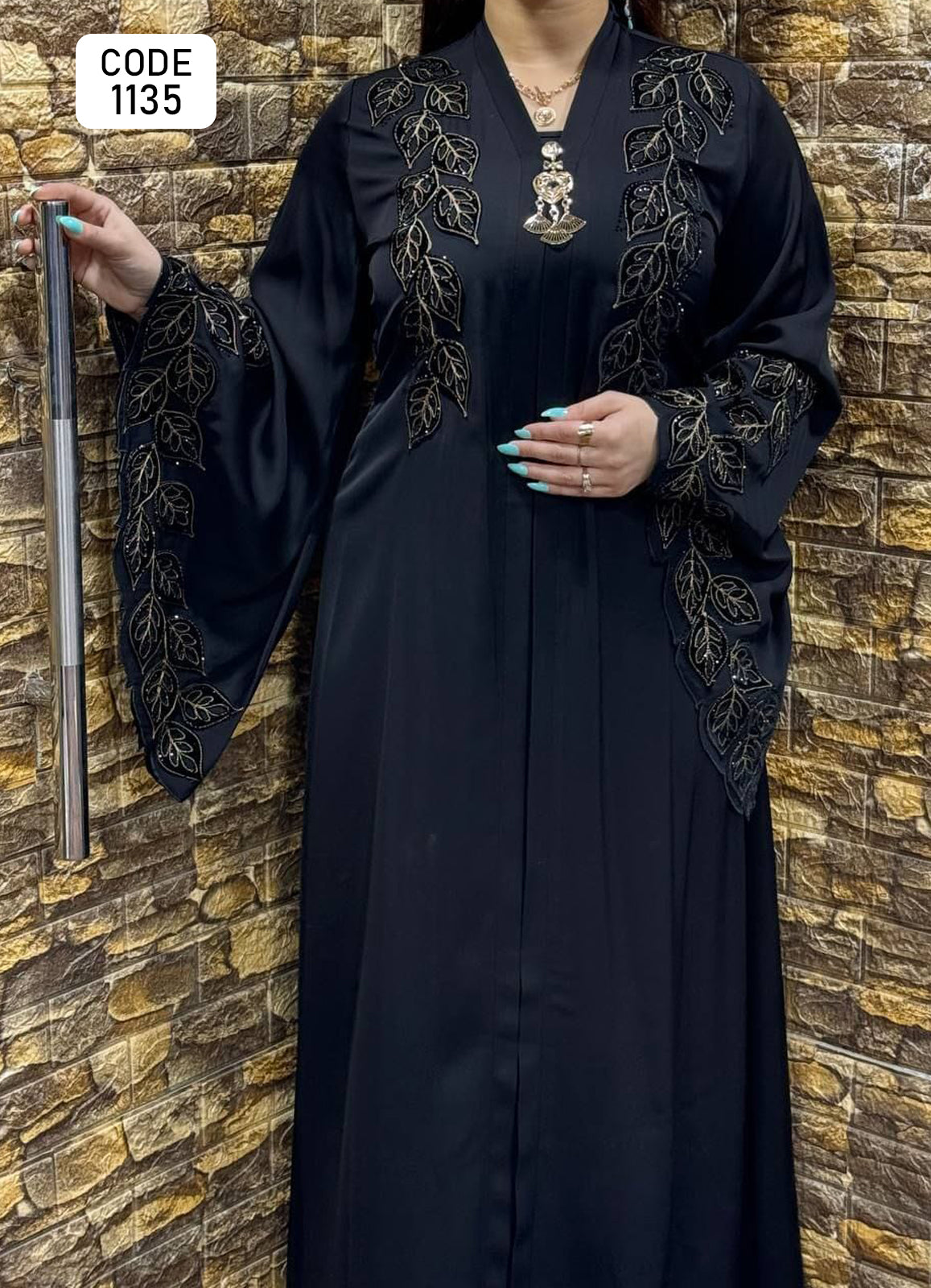 عباية خليجي سوداء حرير خروج حريمى كود 1135