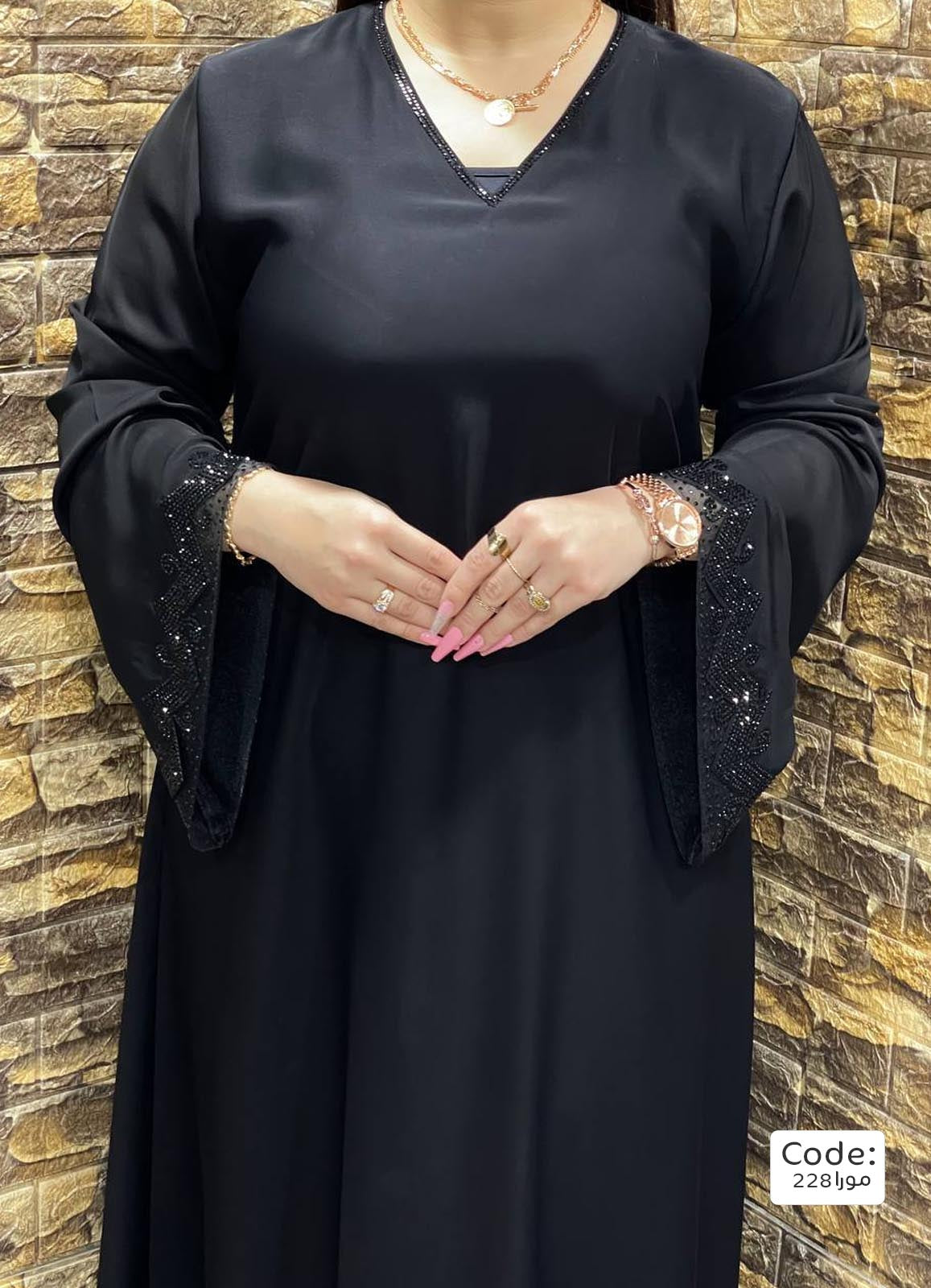 عباية خليجي حرير اسود خروج حريمى كود 229