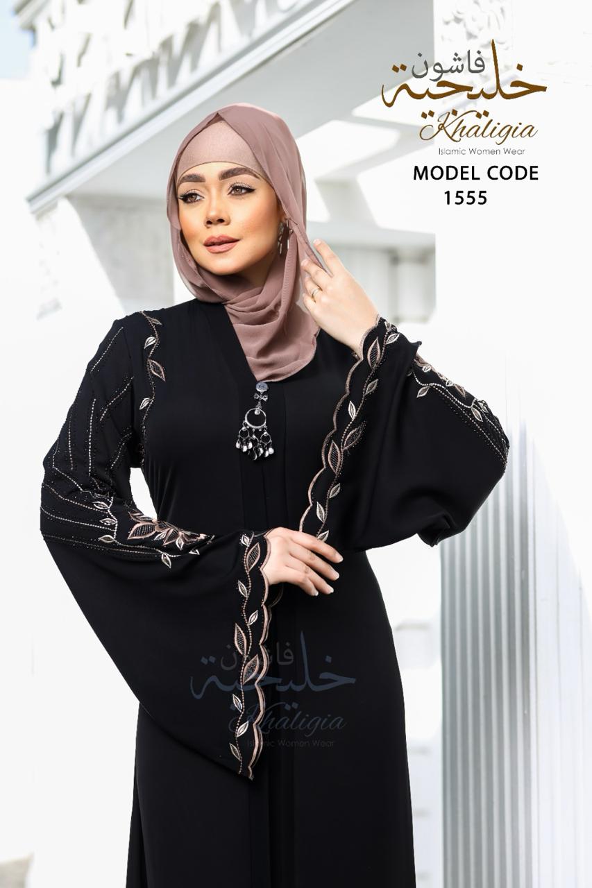 عباية خليجي سوداء حرير خروج حريمى كود 1555