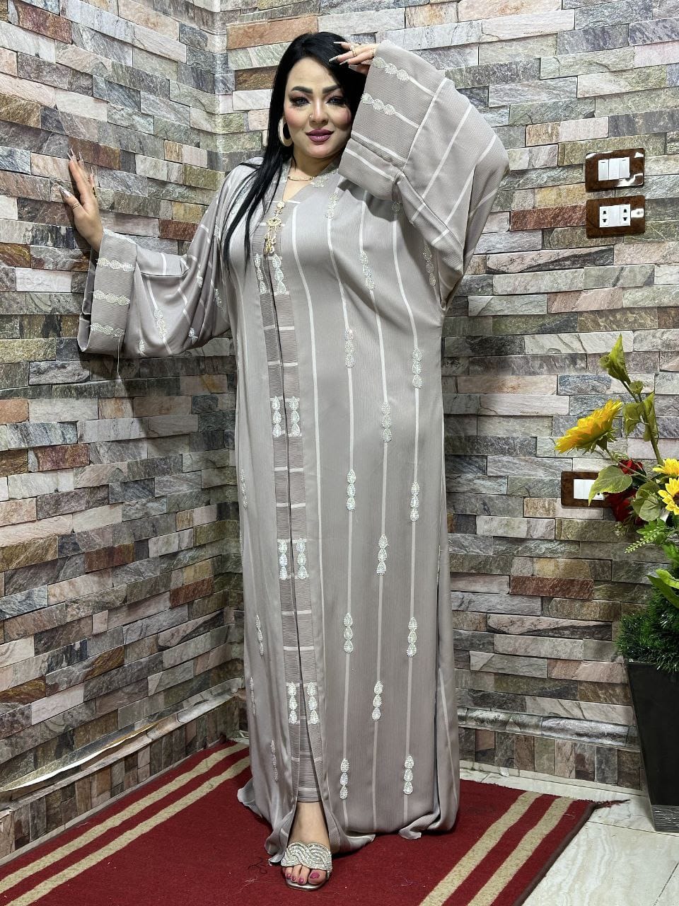 عباية خليجي خروج رمادي مخطط حريمى كود 3030