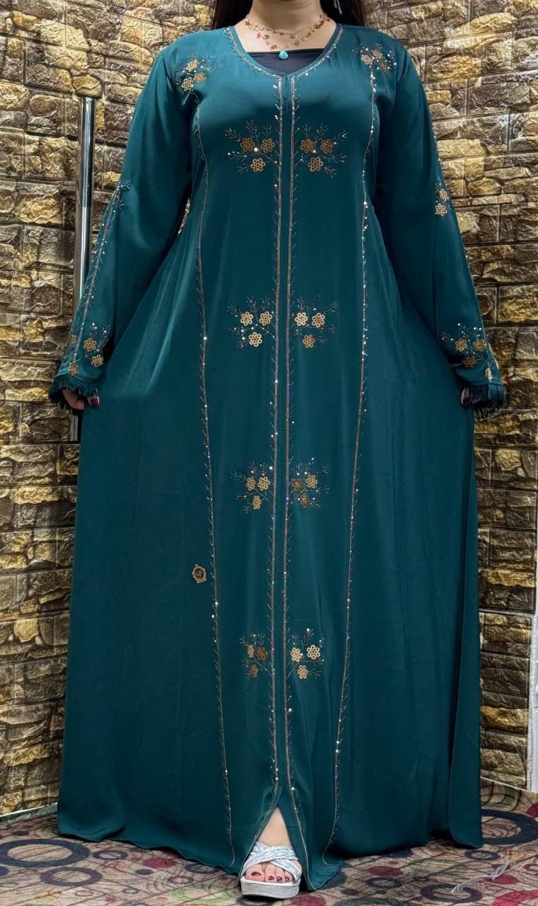 عباية خليجي حرير خروج حريمى كود 3030