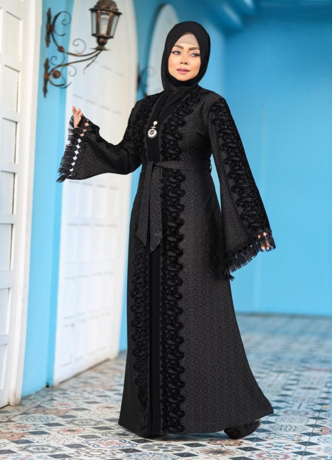 عباية خليجي سوداء حرير خروج حريمى كود 1475