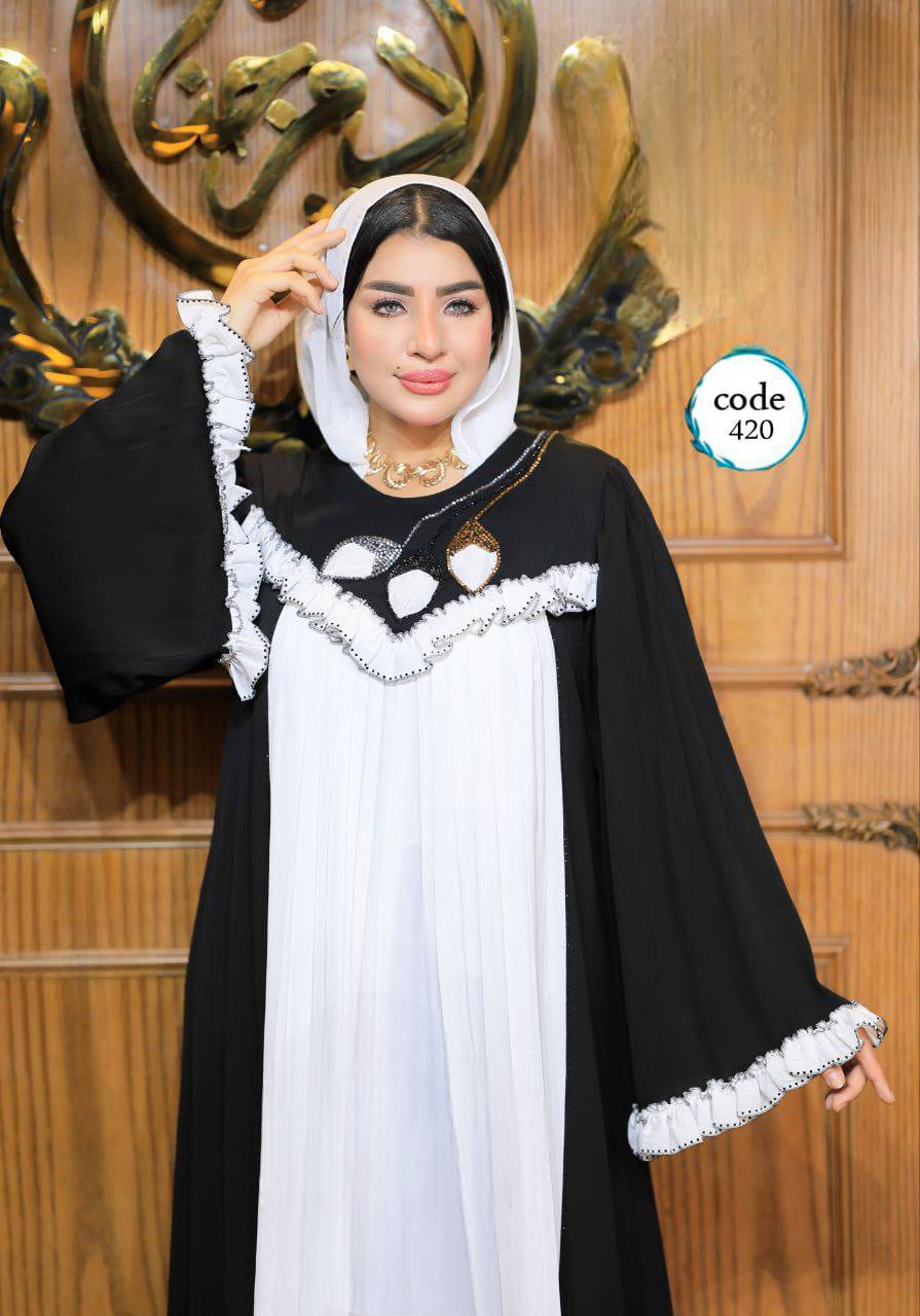 عباية خليجي حرير خروج حريمى كود 4200