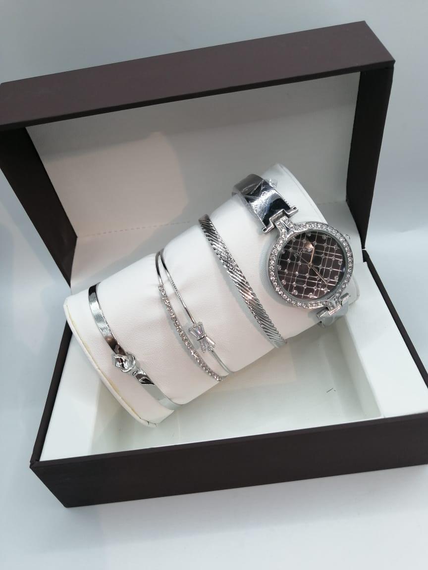 مقاومة للماء بضمان سنه R5062طقم ساعة حريمي