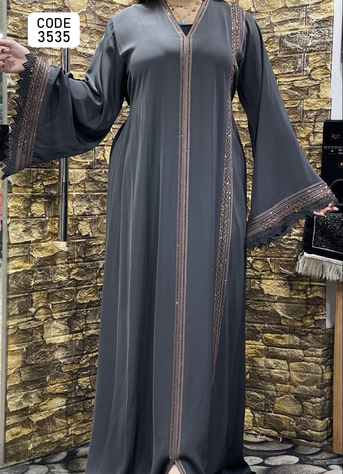 عباية خليجي حرير خروج حريمى كود 3535