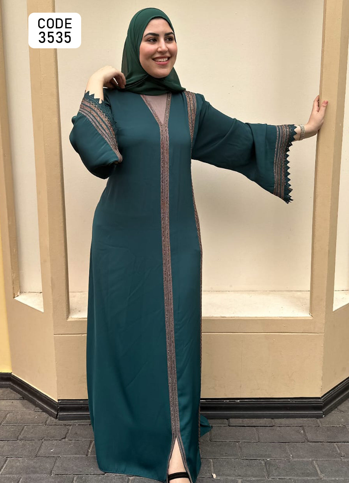 عباية خليجي حرير خروج حريمى كود 3535