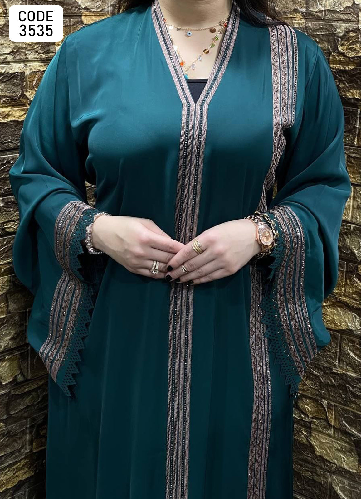 عباية خليجي حرير خروج حريمى كود 3535