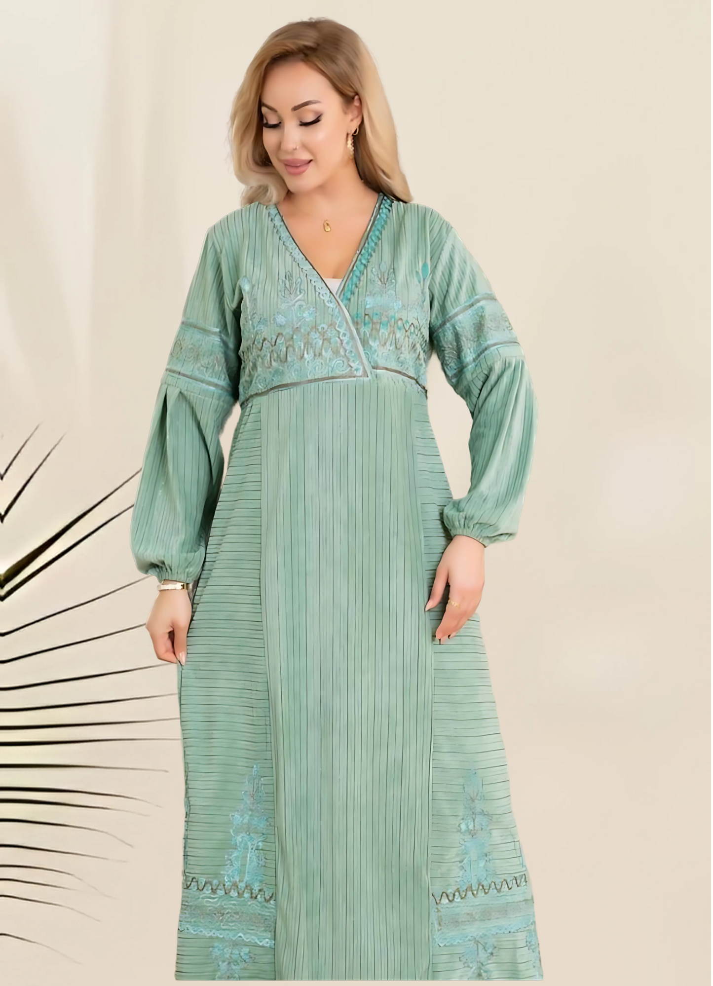 H103 عباية بيتي شتوي قطيفة