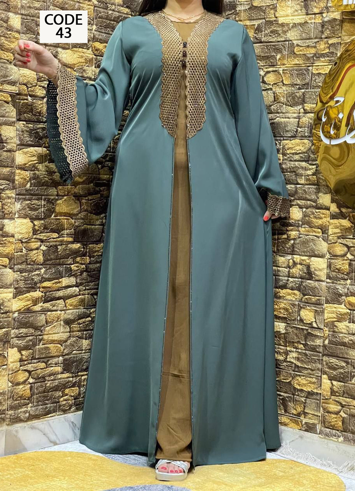 عباية خليجي حرير خروج حريمى كود 43