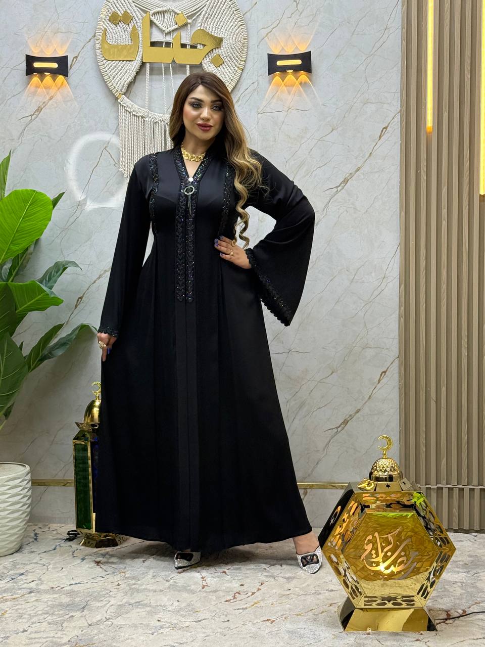 عباية خليجي حرير خروج حريمى كود  5075