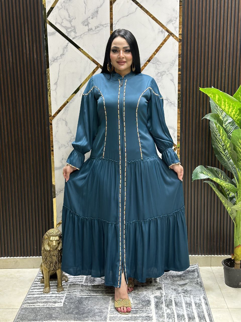 عباية خليجي حرير خروج حريمى كود 1080