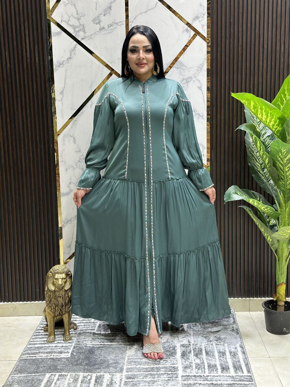 عباية خليجي حرير خروج حريمى كود 1080