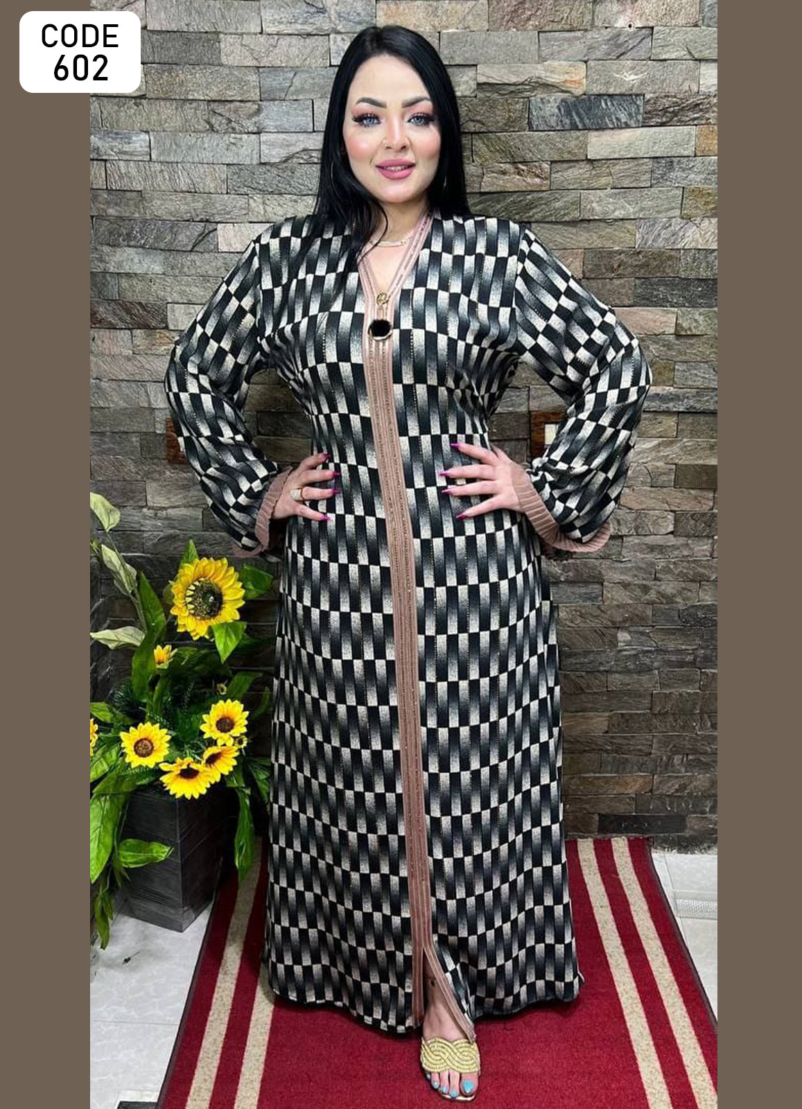 عباية خليجي سوداء  حرير خروج حريمى كود 602