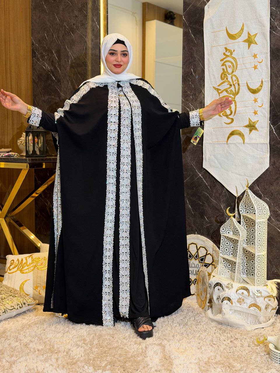 عبايه حرير تطريز كود 1540
