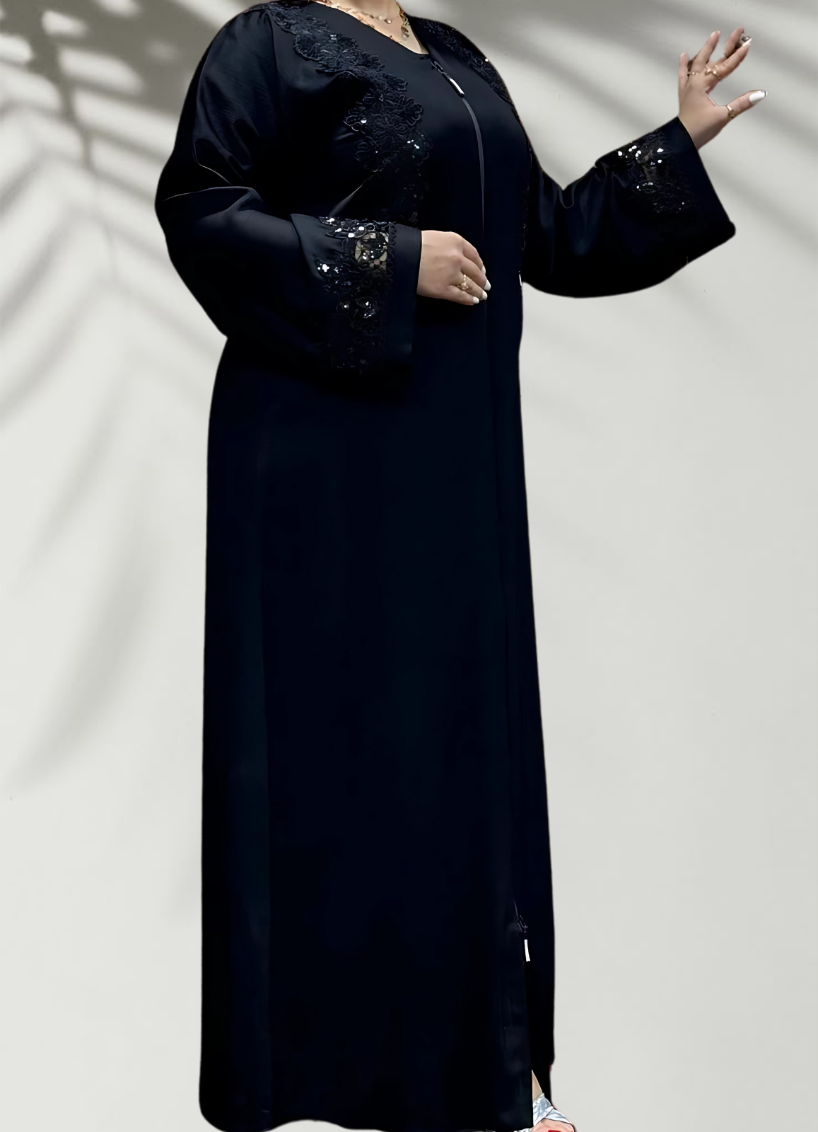 عباية خليجي سوداء  حرير خروج حريمى كود 74