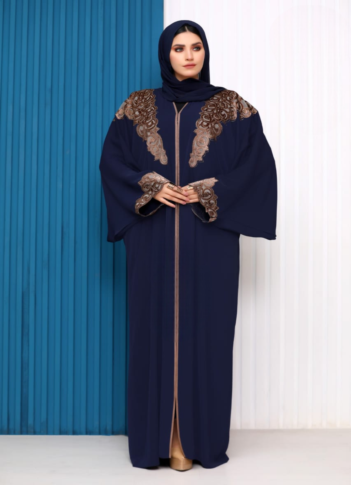 ملحفة خليجي حرير خروج حريمى كود 401