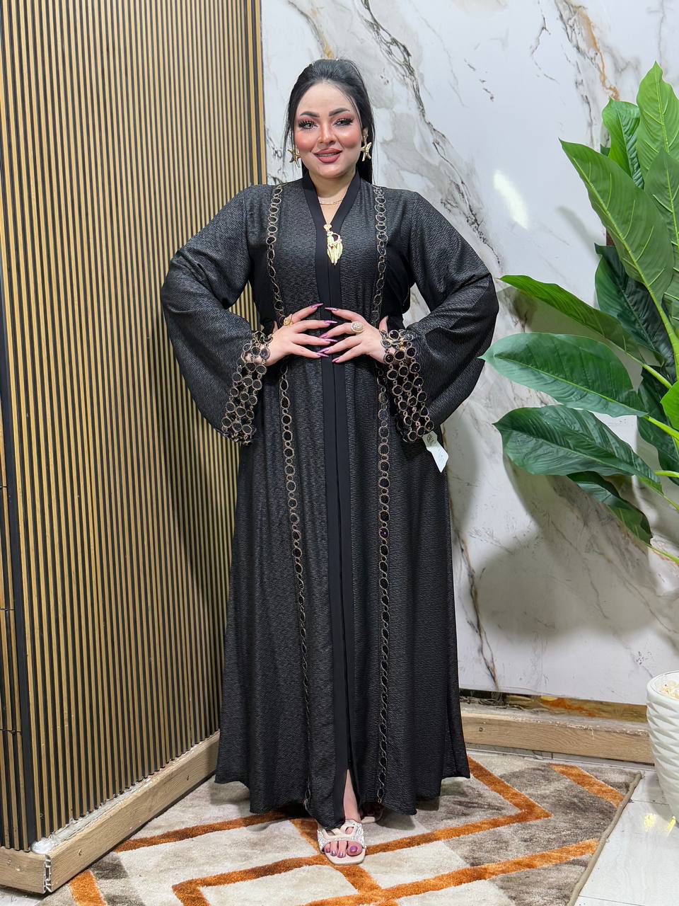 عباية خليجي سوداء حرير خروج حريمى كود 066