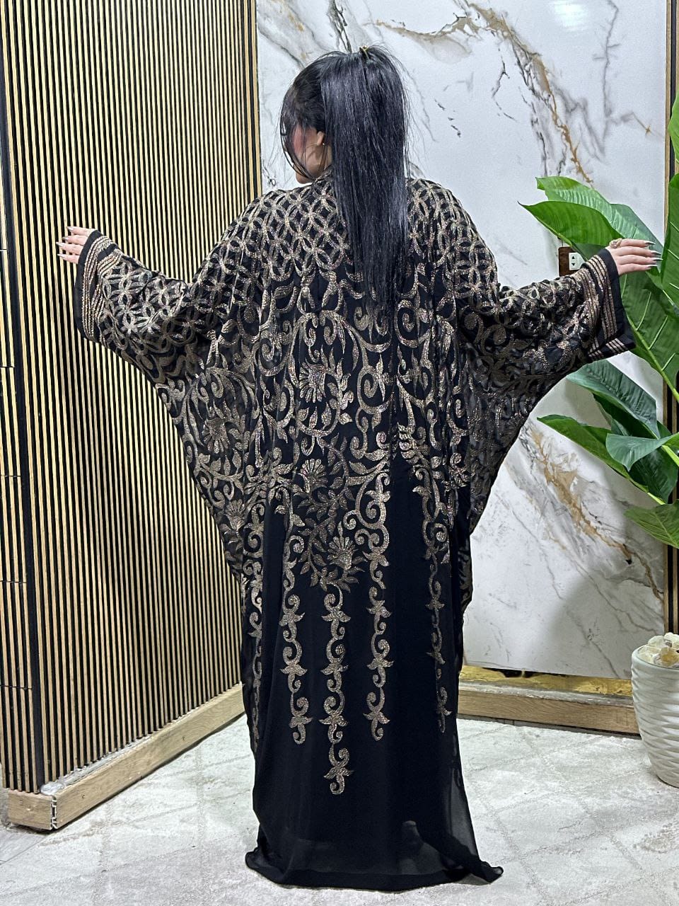 ملحفة خليجي حرير خروج حريمى كود 303