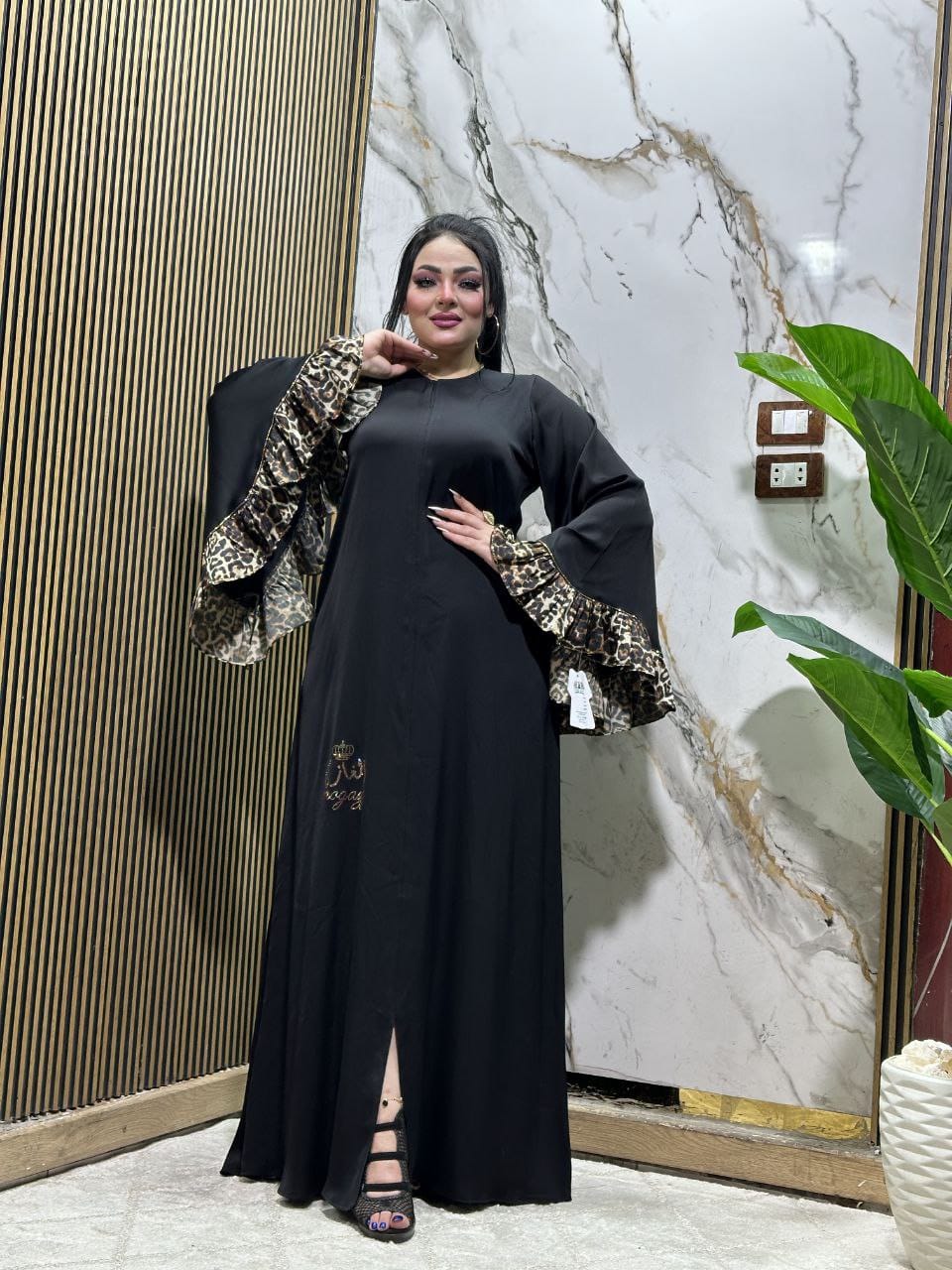 عباية خليجي سوداء حرير خروج حريمى كود 8888