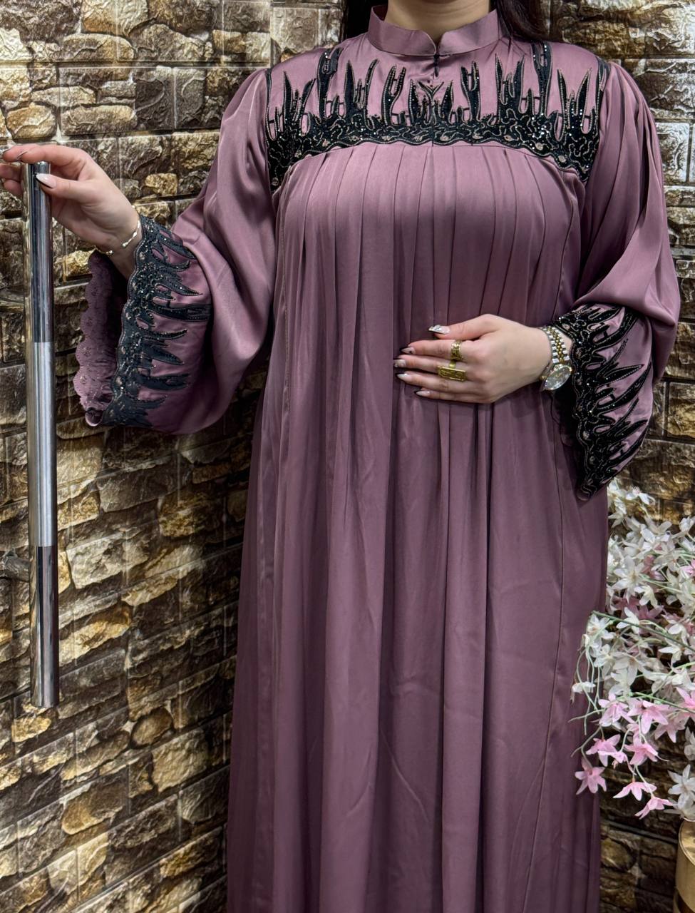 عباية خليجي حرير خروج حريمى كود 351