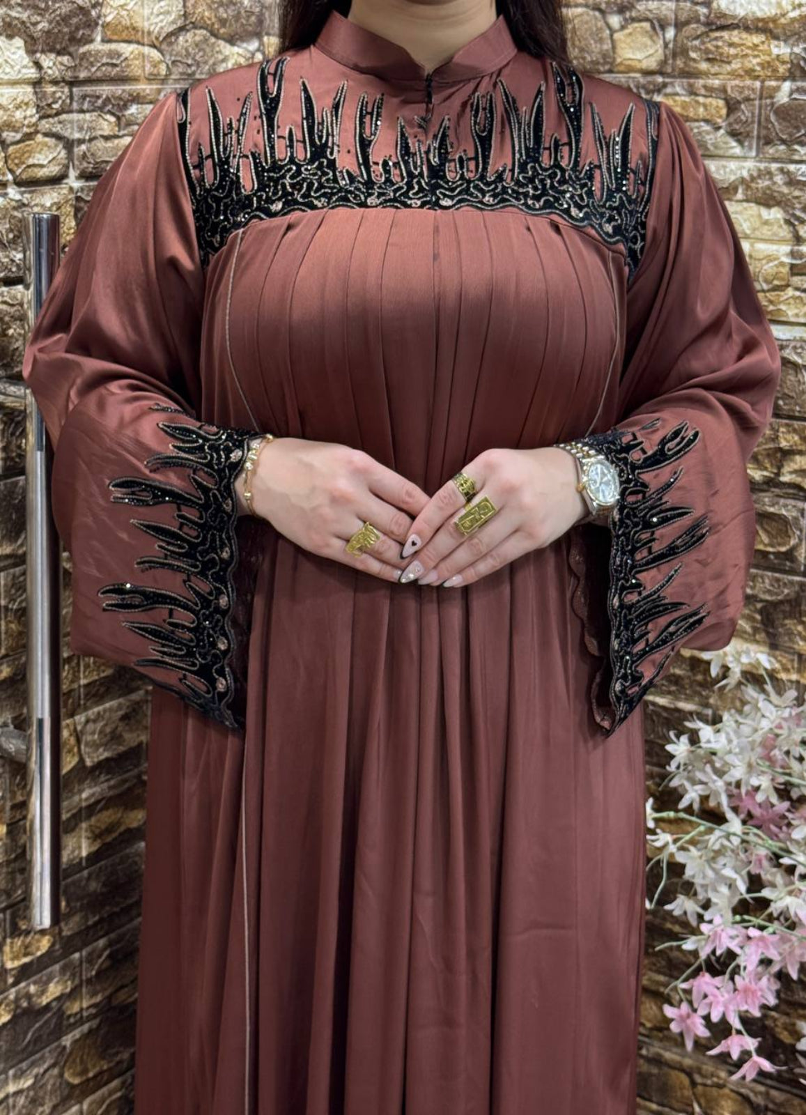 عباية خليجي حرير خروج حريمى كود 351