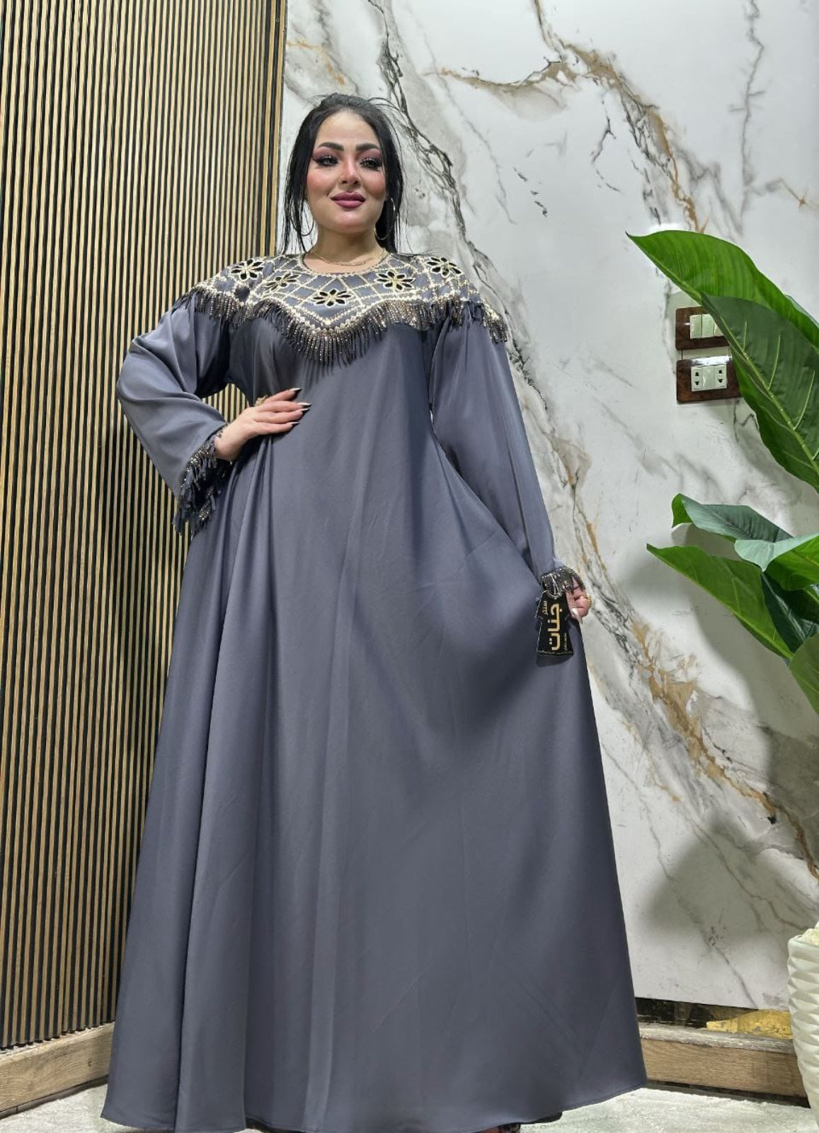 عباية خليجي حرير خروج حريمى كود 222