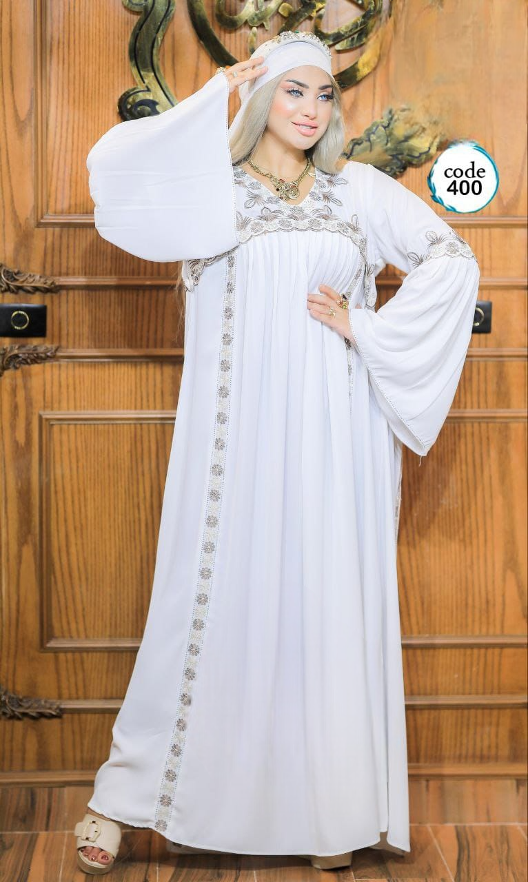 عباية خليجي حرير خروج حريمى كود 400
