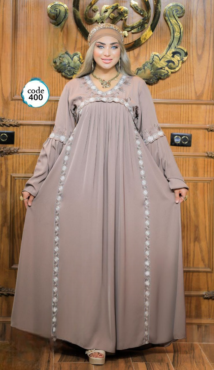 عباية خليجي حرير خروج حريمى كود 400