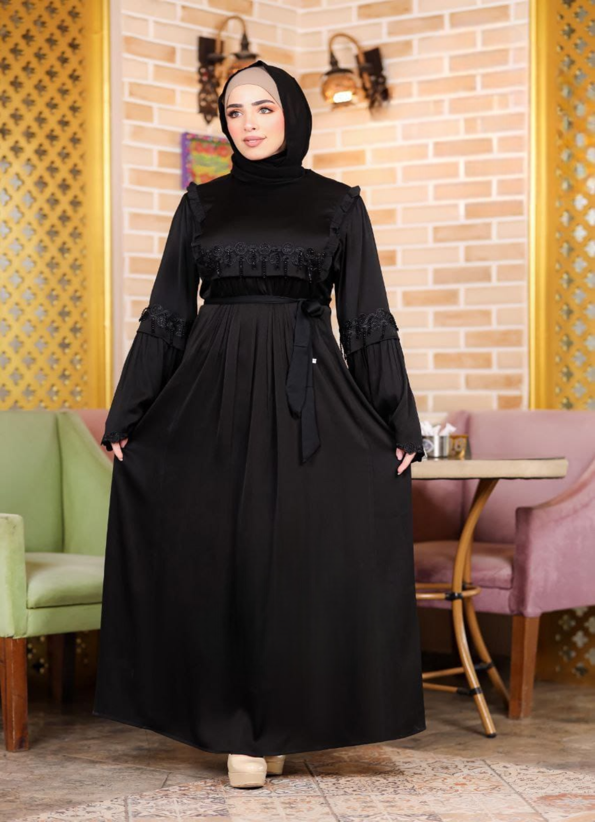 عباية خليجي سوداء  حرير خروج حريمى كود 1240