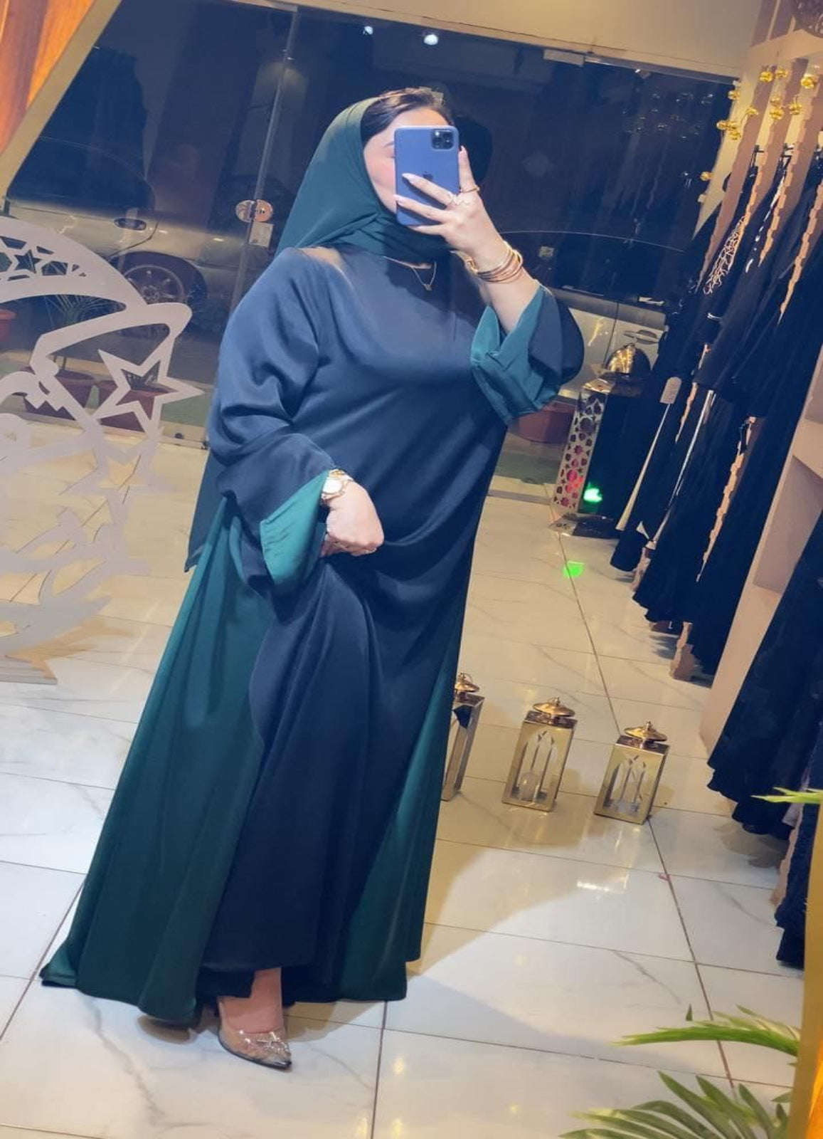 عباية خليجي سوداء  حرير خروج حريمى كود 1200