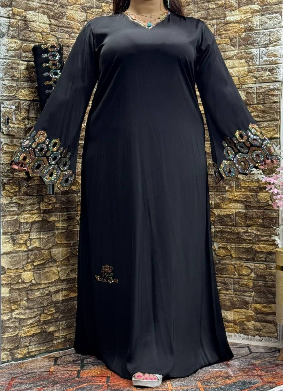 عباية خليجي سوداء  حرير خروج حريمى كود 1260