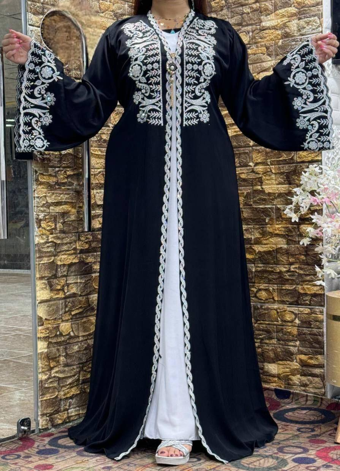 عباية خليجي سوداء  حرير خروج حريمى كود 1262