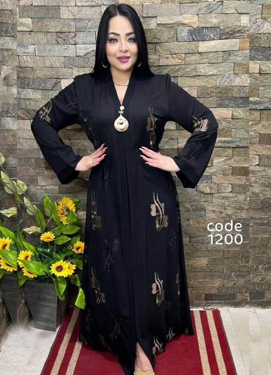 عباية خليجي سوداء  حرير خروج حريمى كود 1200