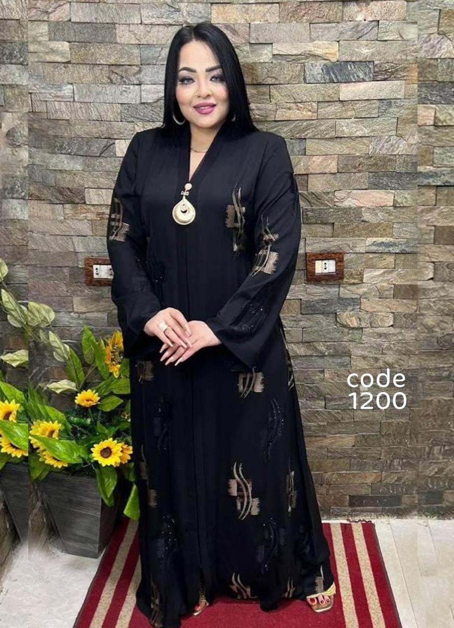 عباية خليجي سوداء  حرير خروج حريمى كود 1200