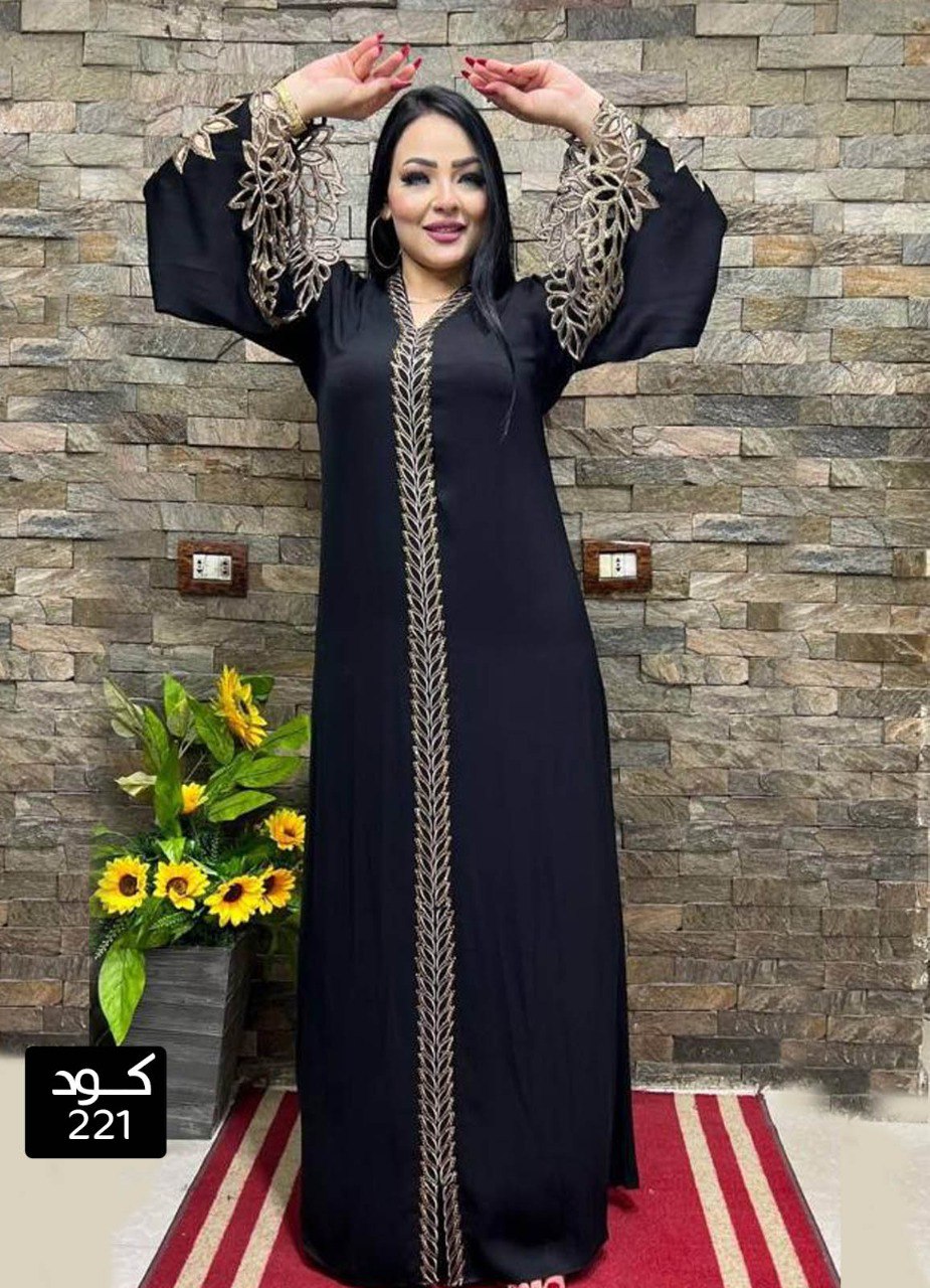 عباية خليجي سوداء  حرير خروج حريمى كود 221