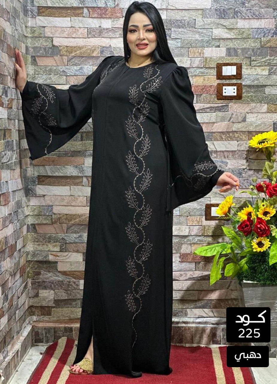 عباية خليجي سوداء  حرير خروج حريمى كود 225