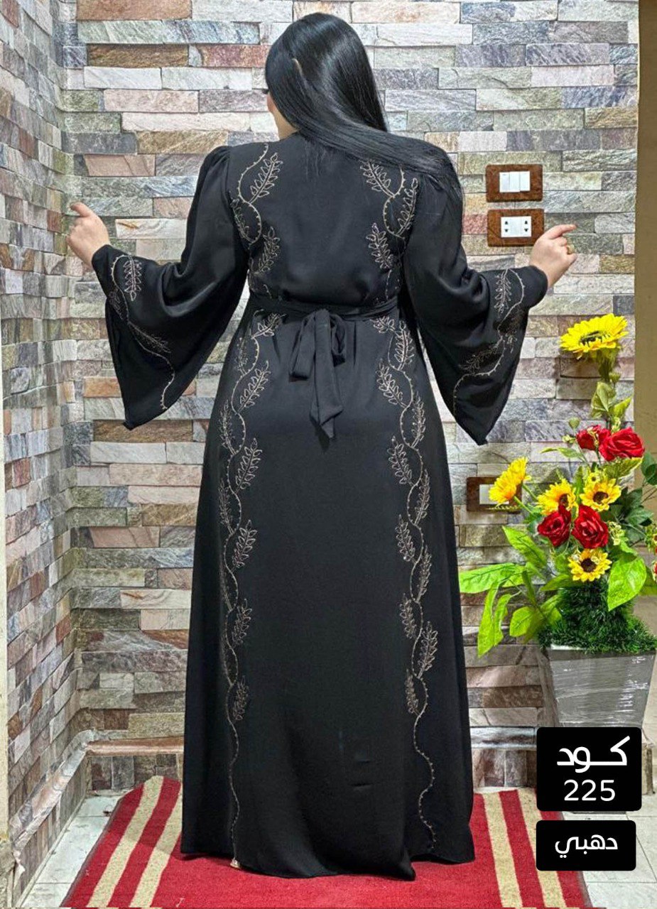 عباية خليجي سوداء  حرير خروج حريمى كود 225