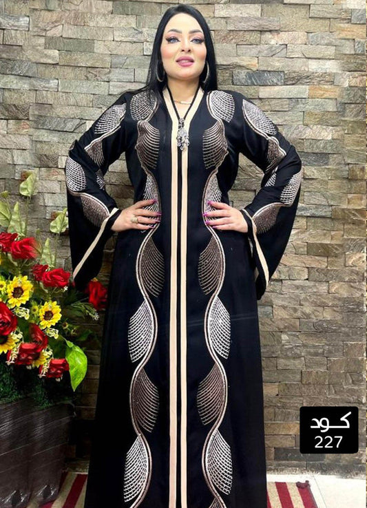 عباية خليجي سوداء  حرير خروج حريمى كود 227