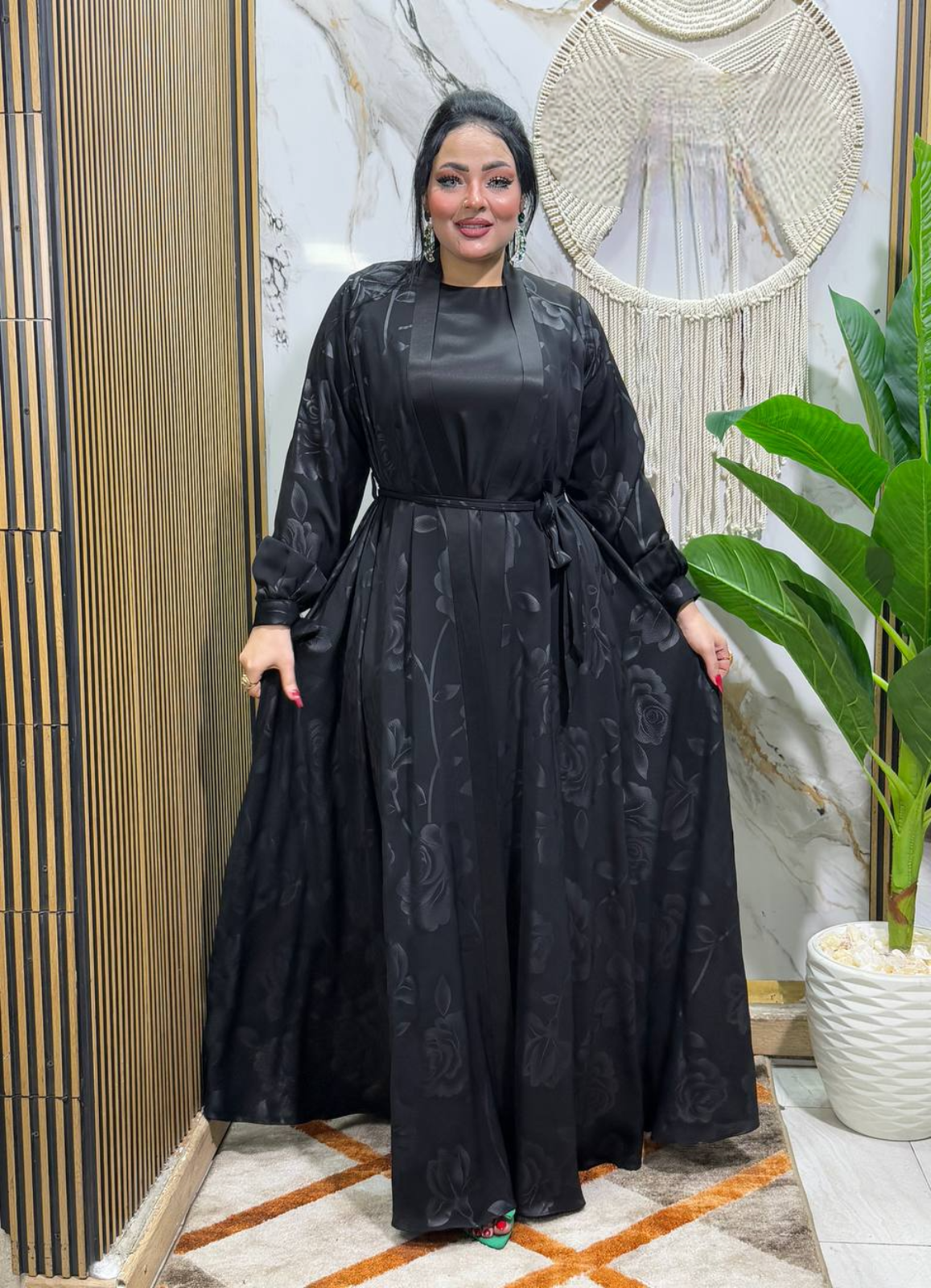 عبايه حرير روب هندميت  حريمى كود 1325