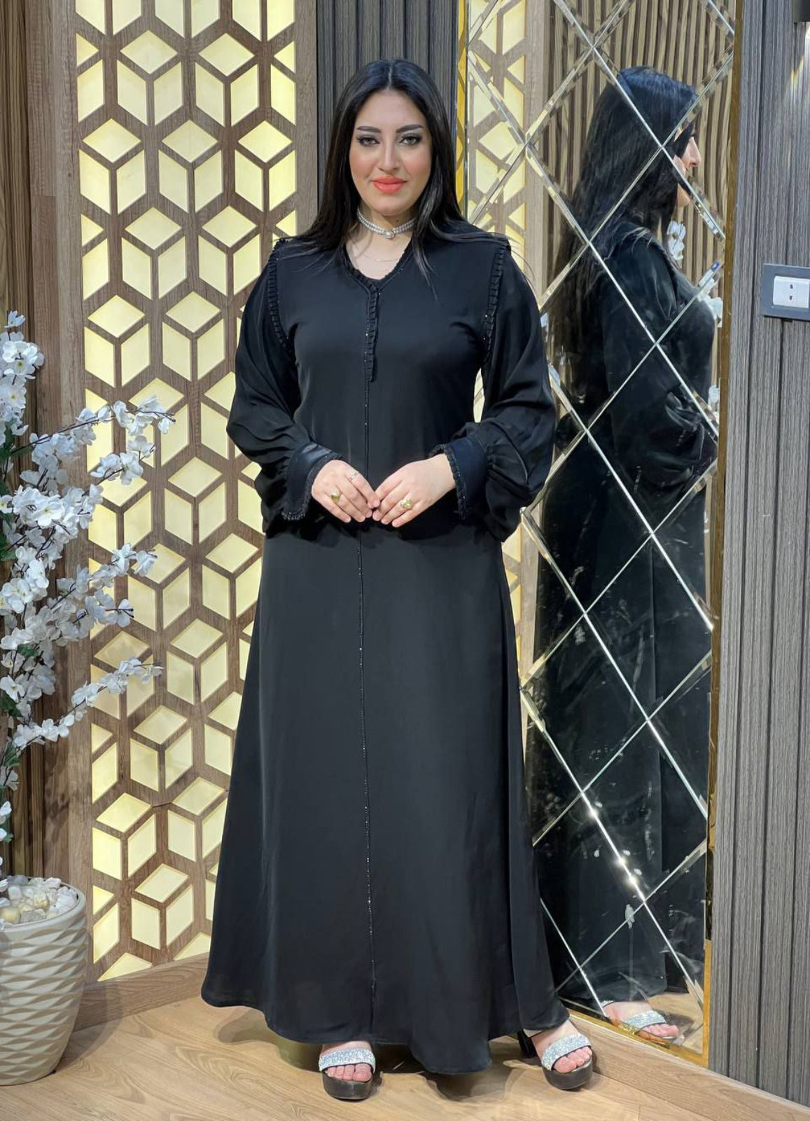 عباية خليجي سوداء  حرير كام ليز استرس كود 895