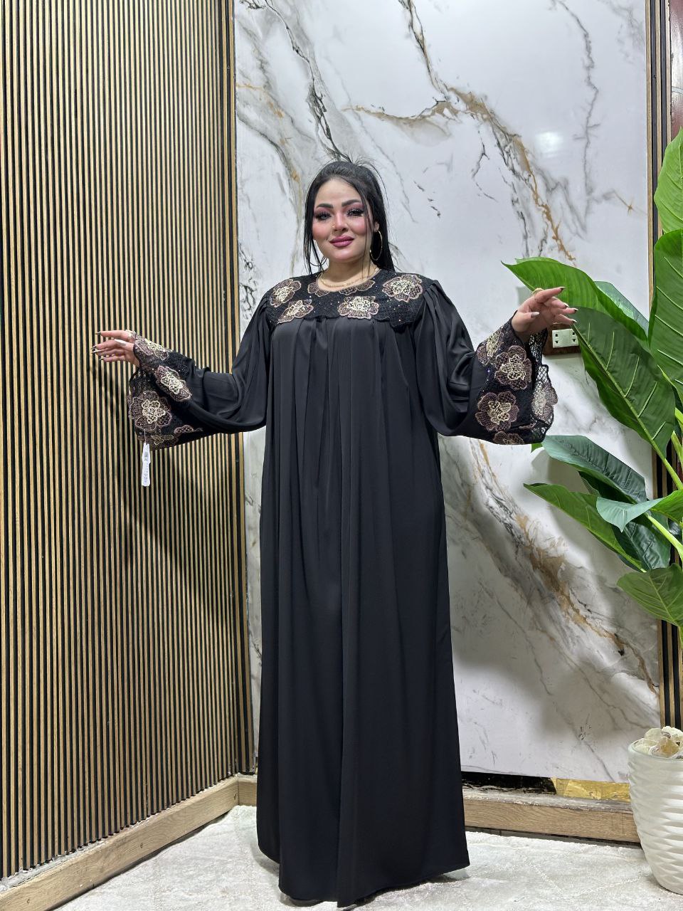 عباية خليجي حرير خروج حريمى كود 340