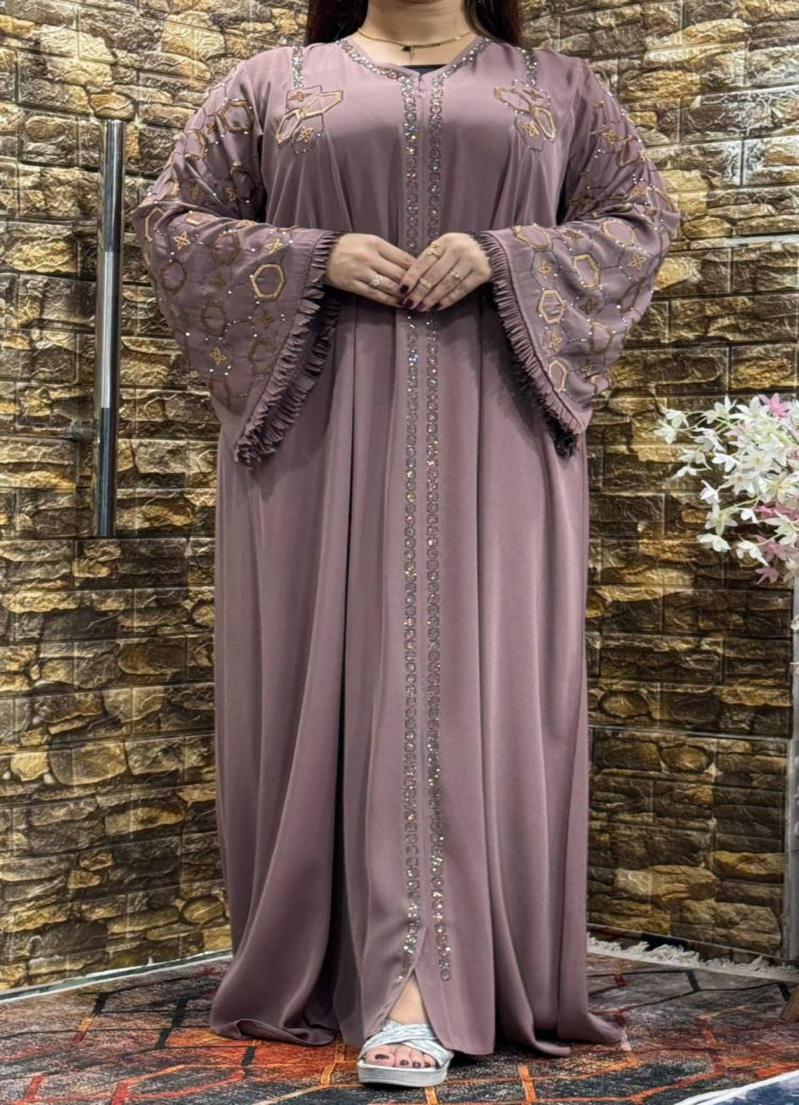 عباية خليجي حرير خروج حريمى كود 999